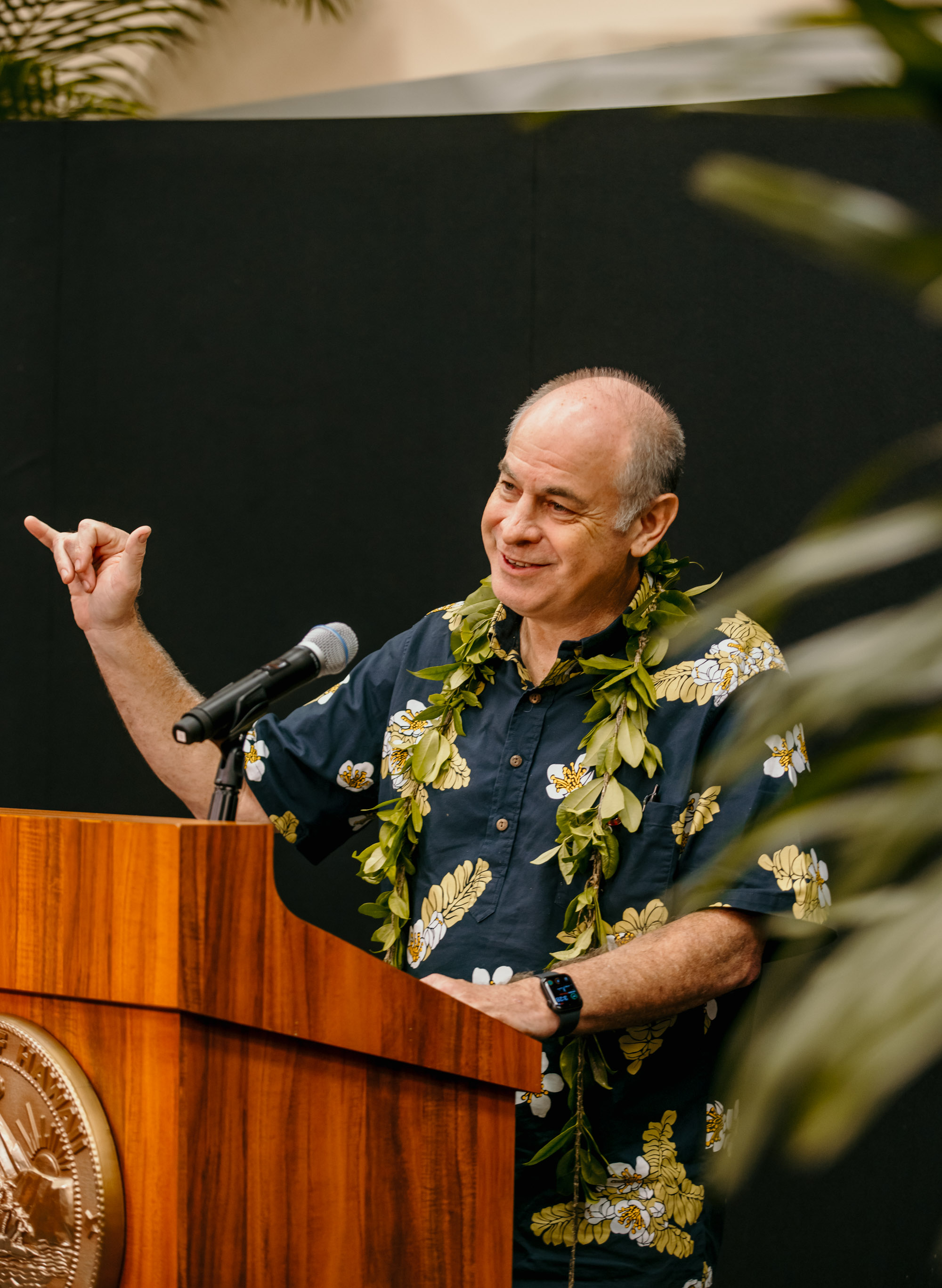 Mayor Mitch Roth showing "shaka" 